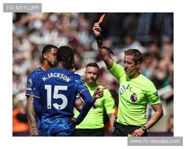 切尔西禁区的高点争抢由头球手完成得分