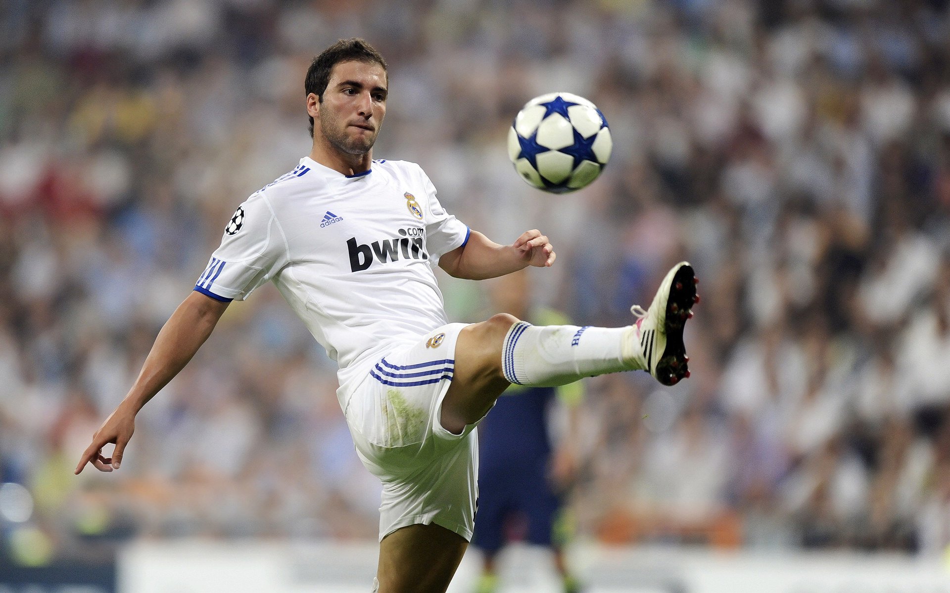 意甲联赛中途盘点：领头羊尤文表现稳健，意甲尤文足球